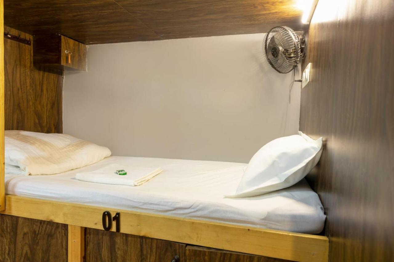 Sunrise Hostel Dormitory Bombaj Zewnętrze zdjęcie
